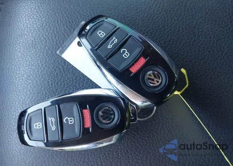 2014 Volkswagen Touareg 3.6L Sport z USA, uszkodzony, nr VIN WVGEF9BP2ED008972